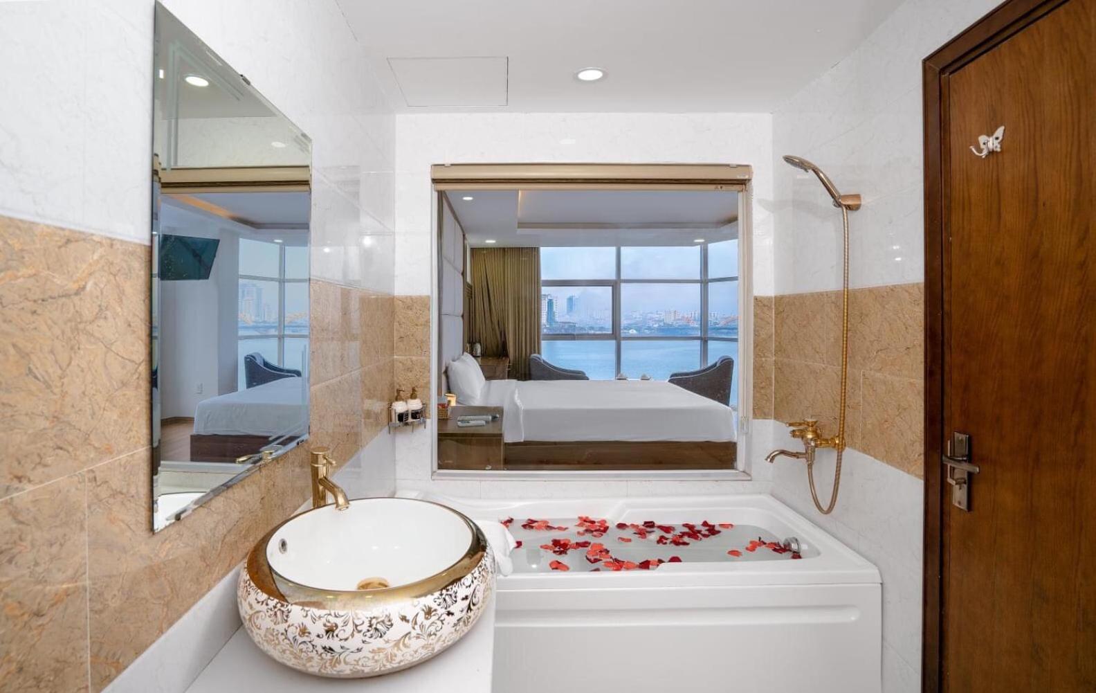 Pariat River Front Hotel Da Nang Exterior foto